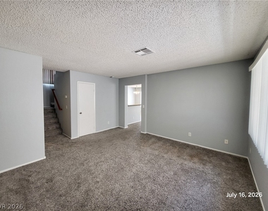 9404 Hershey Lane - Photo Thumbnail 3