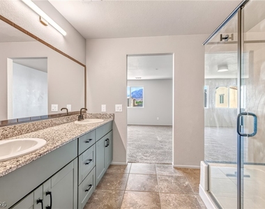7476 Onyx Star Street - Photo Thumbnail 16