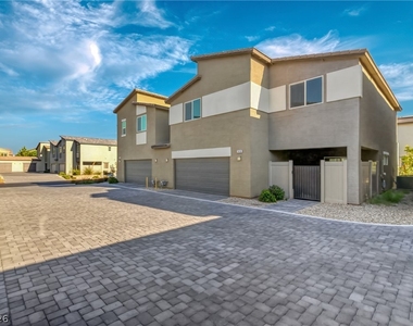 7476 Onyx Star Street - Photo Thumbnail 27