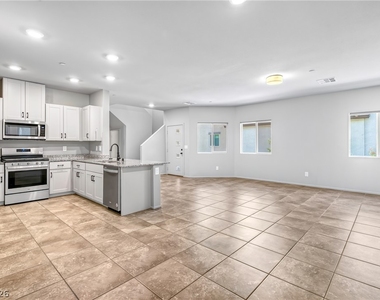7476 Onyx Star Street - Photo Thumbnail 7