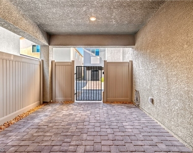 7476 Onyx Star Street - Photo Thumbnail 26