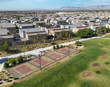 7476 Onyx Star Street - Photo Thumbnail 40