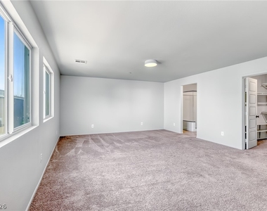 7476 Onyx Star Street - Photo Thumbnail 14