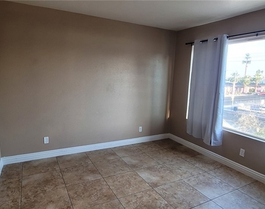 305 N 10th Street - Photo Thumbnail 6