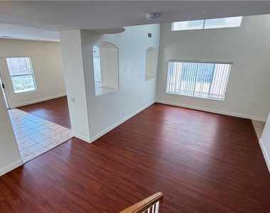7423 Hawk Shadow Avenue - Photo Thumbnail 10