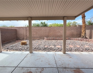 7423 Hawk Shadow Avenue - Photo Thumbnail 2