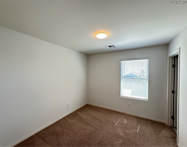 5953 Bruselas Street - Photo Thumbnail 13