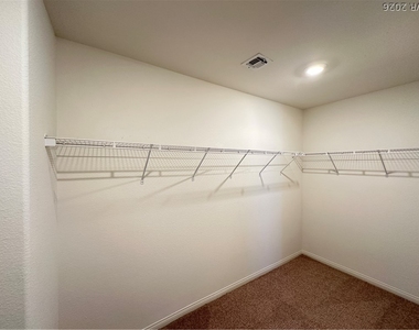 5953 Bruselas Street - Photo Thumbnail 8