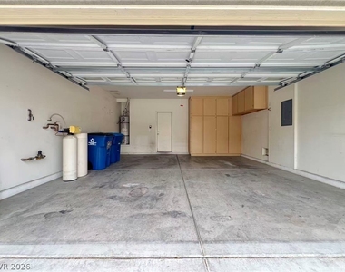 574 Redruth Drive - Photo Thumbnail 28