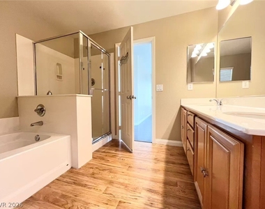574 Redruth Drive - Photo Thumbnail 17
