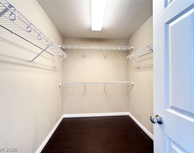 574 Redruth Drive - Photo Thumbnail 15