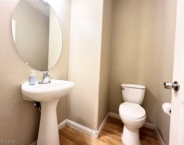 574 Redruth Drive - Photo Thumbnail 12