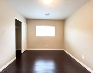 574 Redruth Drive - Photo Thumbnail 20