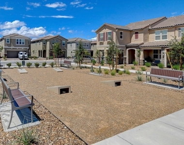 2021 Brush Stroke Street - Photo Thumbnail 9