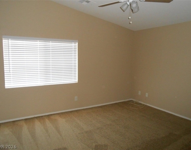3516 Hazelnut Pine Place - Photo Thumbnail 15