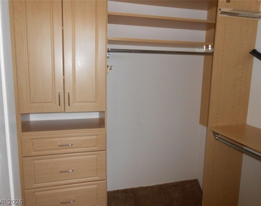3516 Hazelnut Pine Place - Photo Thumbnail 18