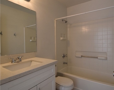 4706 Checker Way - Photo Thumbnail 8