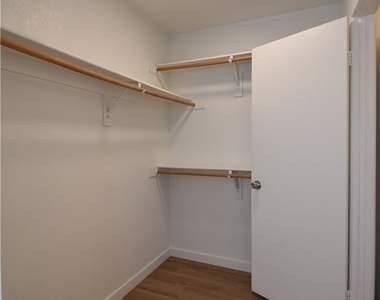 4706 Checker Way - Photo Thumbnail 16