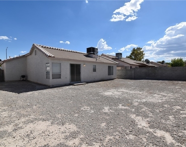 4706 Checker Way - Photo Thumbnail 19