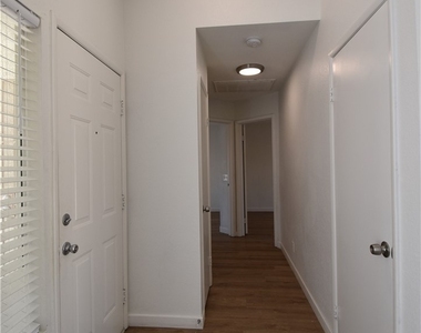 4706 Checker Way - Photo Thumbnail 7