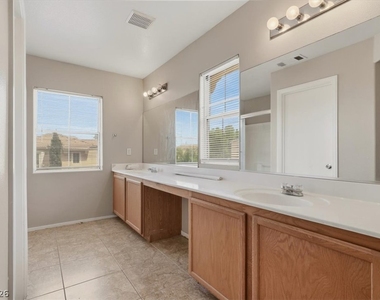 10404 Dark Sands Avenue - Photo Thumbnail 11