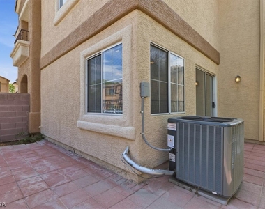 10404 Dark Sands Avenue - Photo Thumbnail 17