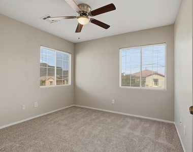 10404 Dark Sands Avenue - Photo Thumbnail 6