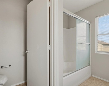 10404 Dark Sands Avenue - Photo Thumbnail 12