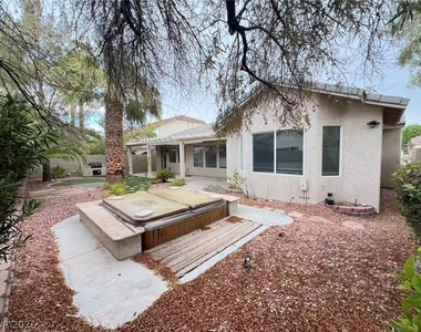 240 Whitly Bay Avenue - Photo Thumbnail 19