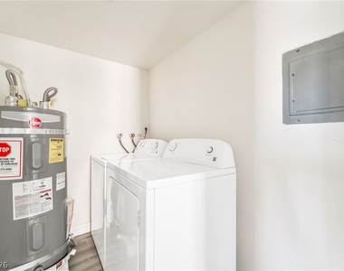 5303 Del Gado Drive - Photo Thumbnail 9