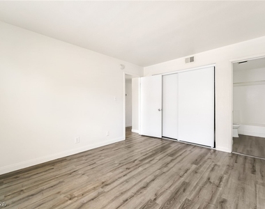 5303 Del Gado Drive - Photo Thumbnail 11