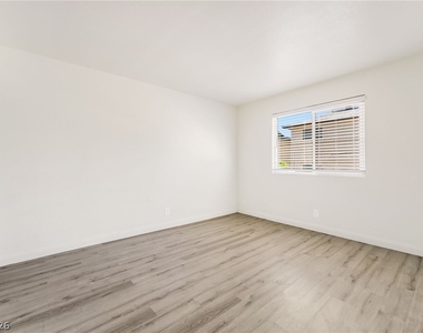 5303 Del Gado Drive - Photo Thumbnail 10