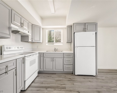 5303 Del Gado Drive - Photo Thumbnail 8