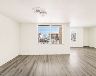 5303 Del Gado Drive - Photo Thumbnail 6