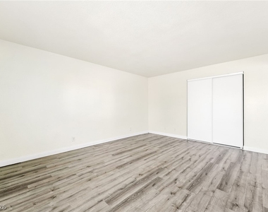 5303 Del Gado Drive - Photo Thumbnail 2