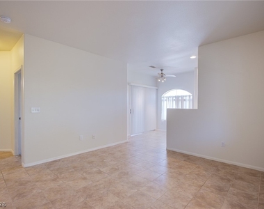 1521 Ruby Cliffs Lane - Photo Thumbnail 6
