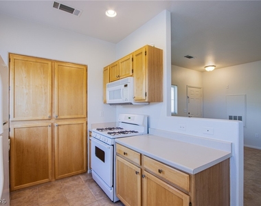 1521 Ruby Cliffs Lane - Photo Thumbnail 8