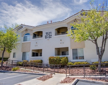 1521 Ruby Cliffs Lane - Photo Thumbnail 2