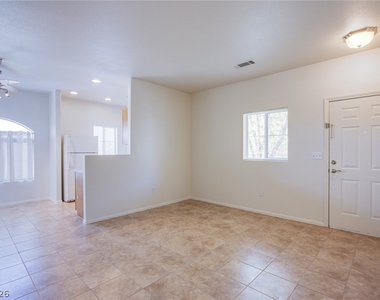 1521 Ruby Cliffs Lane - Photo Thumbnail 5