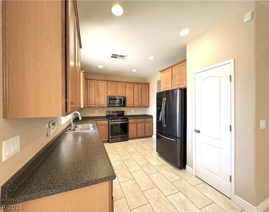 10596 La Campana Street - Photo Thumbnail 4