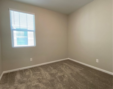 2475 Padulle Place - Photo Thumbnail 12