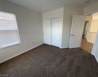 9237 Harbor Stream Avenue - Photo Thumbnail 6