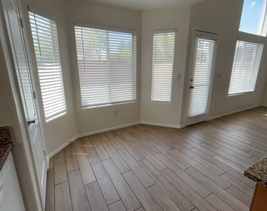 9237 Harbor Stream Avenue - Photo Thumbnail 2