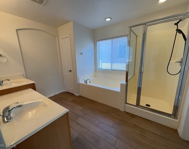 9237 Harbor Stream Avenue - Photo Thumbnail 5