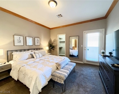 3555 Meridale Drive - Photo Thumbnail 8