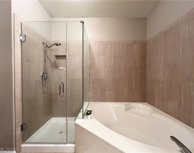 3555 Meridale Drive - Photo Thumbnail 12