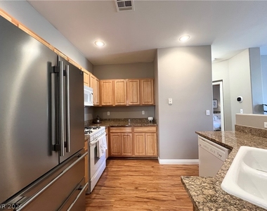 3555 Meridale Drive - Photo Thumbnail 6
