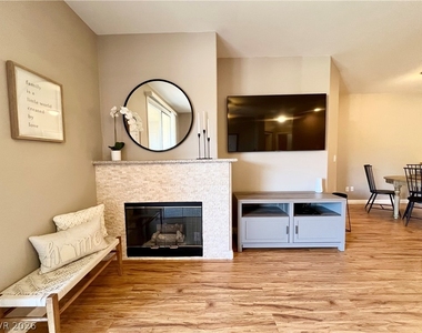 3555 Meridale Drive - Photo Thumbnail 4