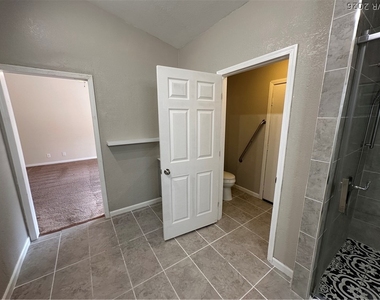 2109 Cedar Hills Street - Photo Thumbnail 15