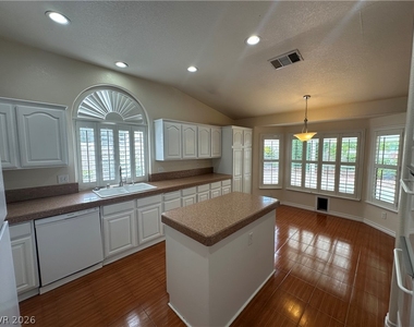 2109 Cedar Hills Street - Photo Thumbnail 10
